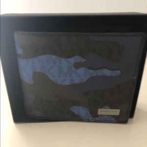 Men’s Michael Kors blue camo wallet